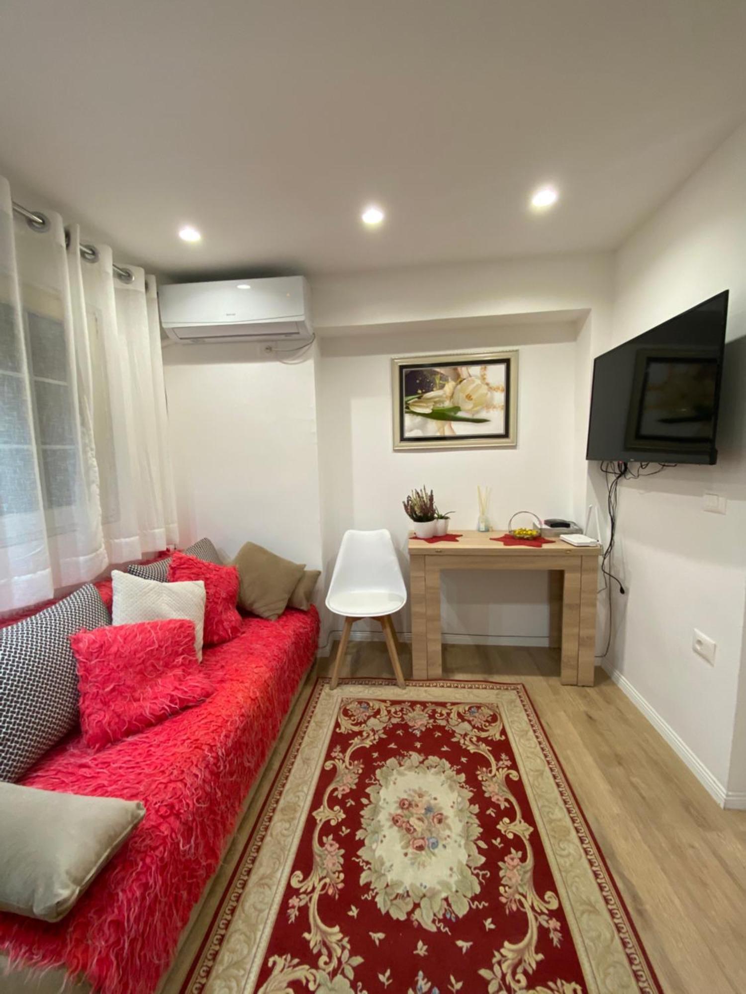Central Welcoming Apartment In Тирана Экстерьер фото