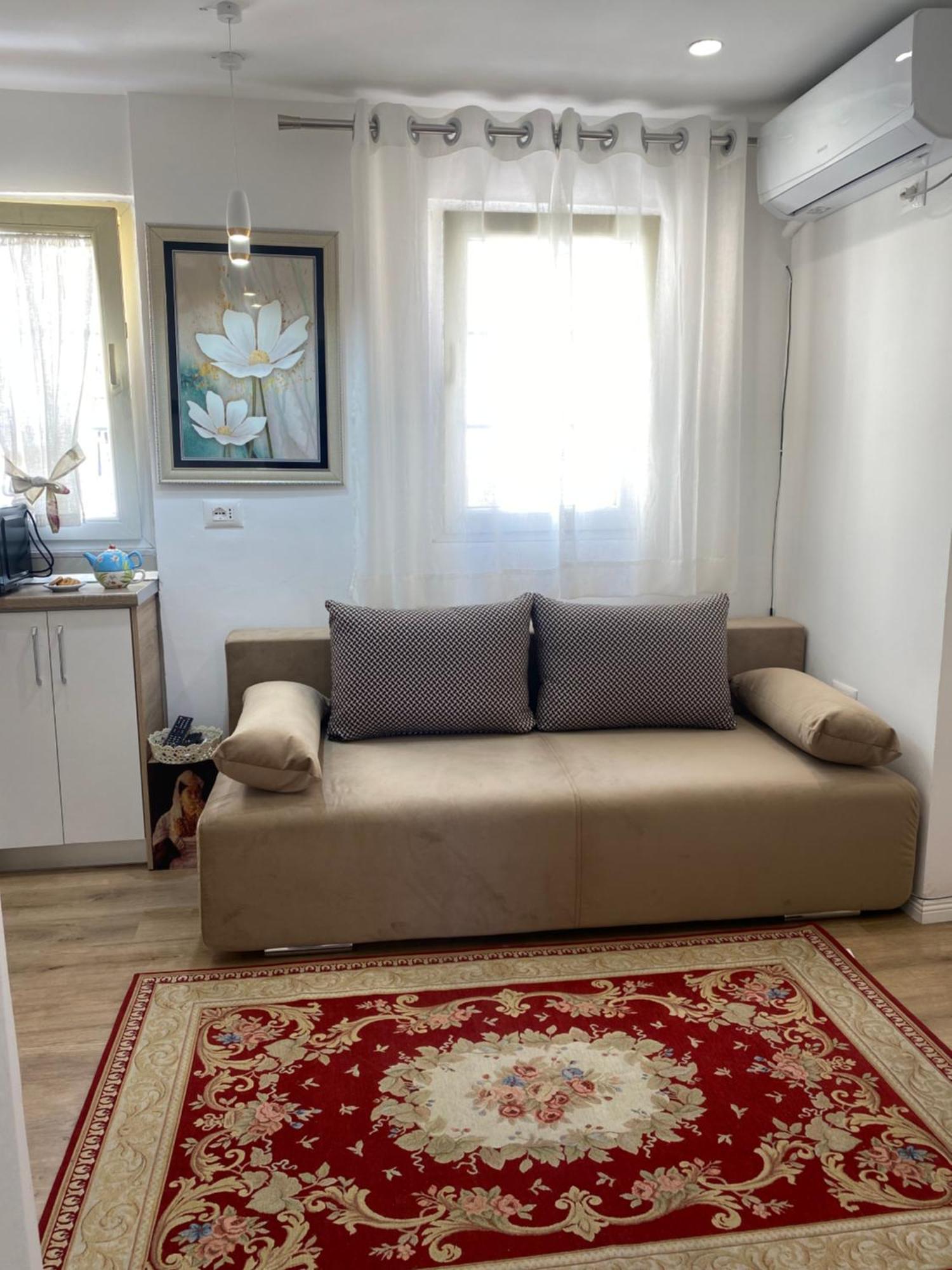 Central Welcoming Apartment In Тирана Экстерьер фото