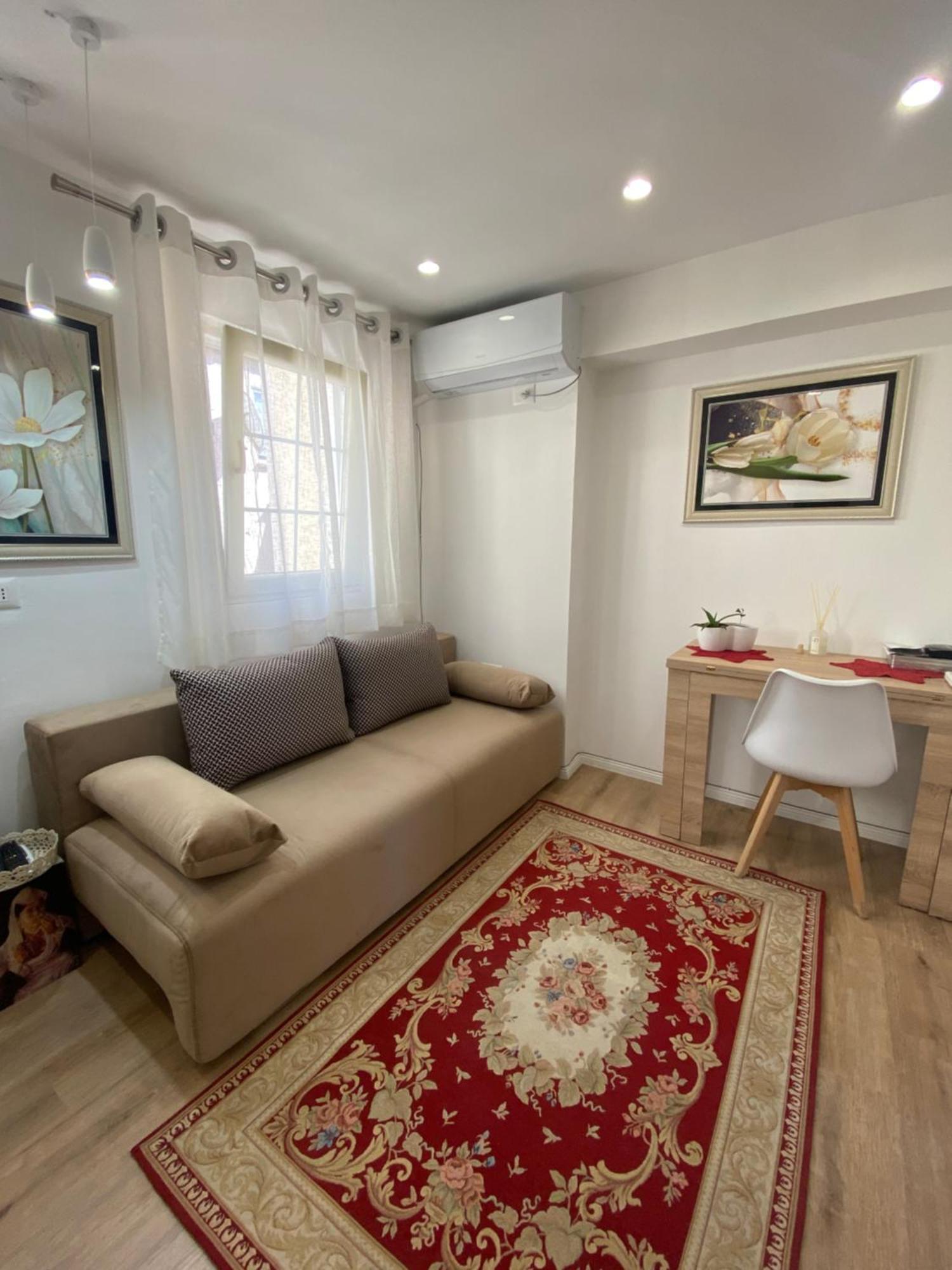 Central Welcoming Apartment In Тирана Экстерьер фото