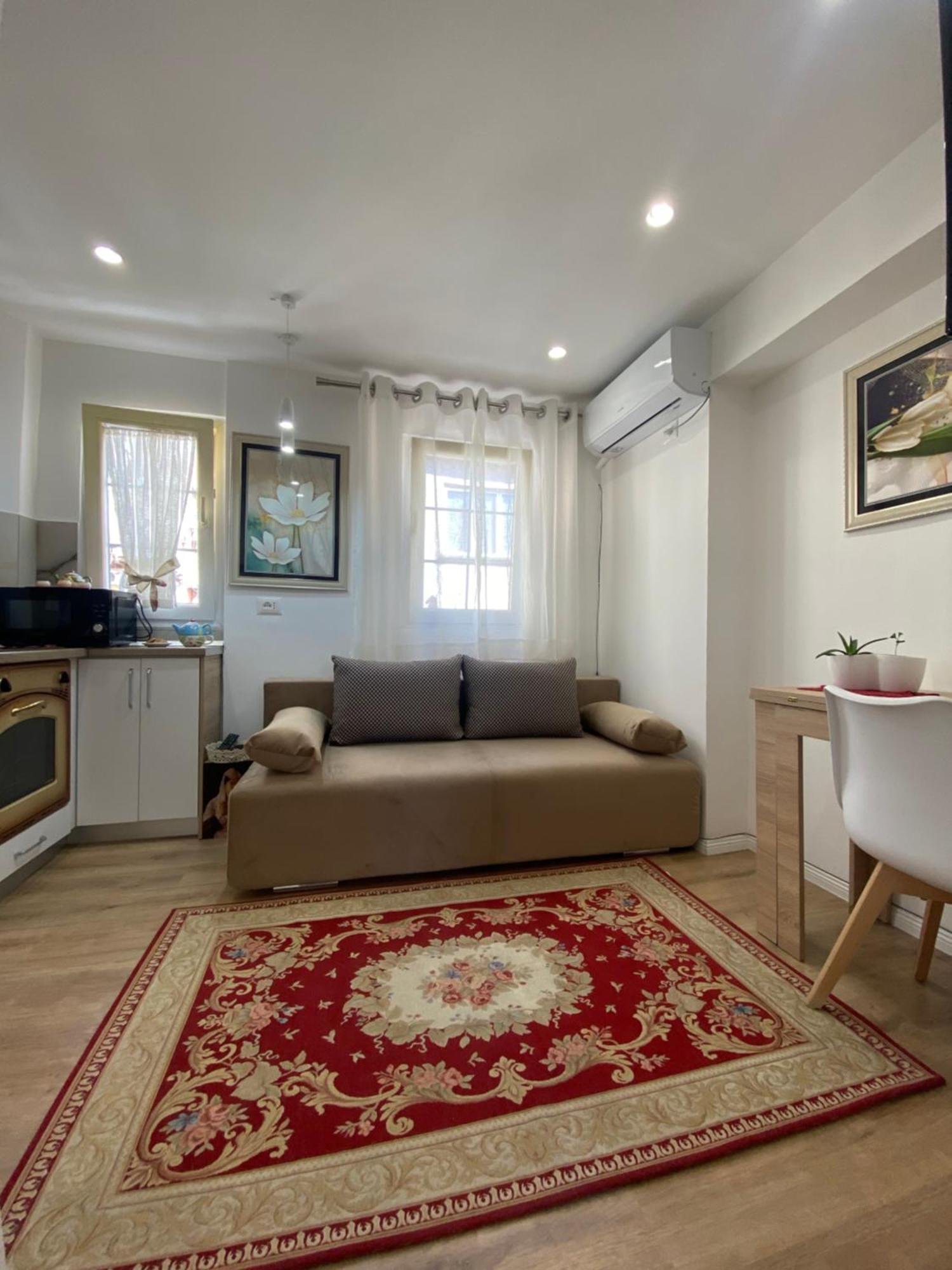 Central Welcoming Apartment In Тирана Экстерьер фото