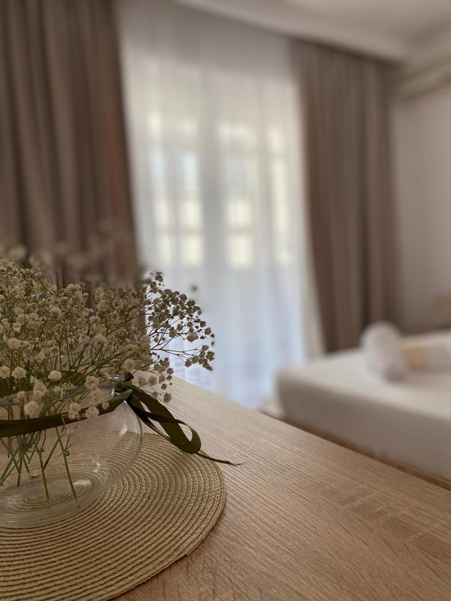 Central Welcoming Apartment In Тирана Экстерьер фото